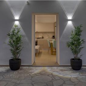 4 bedroom villa with pool by the sea, near Corfu town, sleeps 8